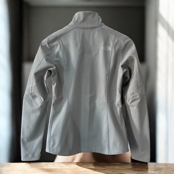 The North Face Women’s Grey Full Zip Jacket! XS! - Picture 2 of 10